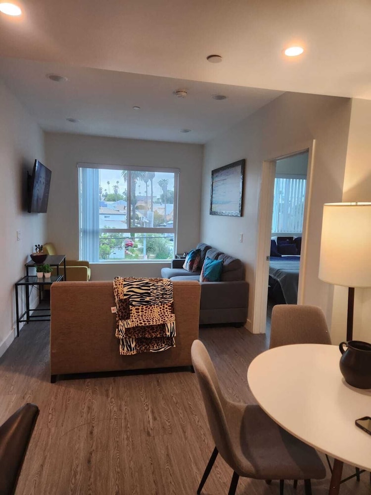 Urban Chic Apart-Hotels in Central LA