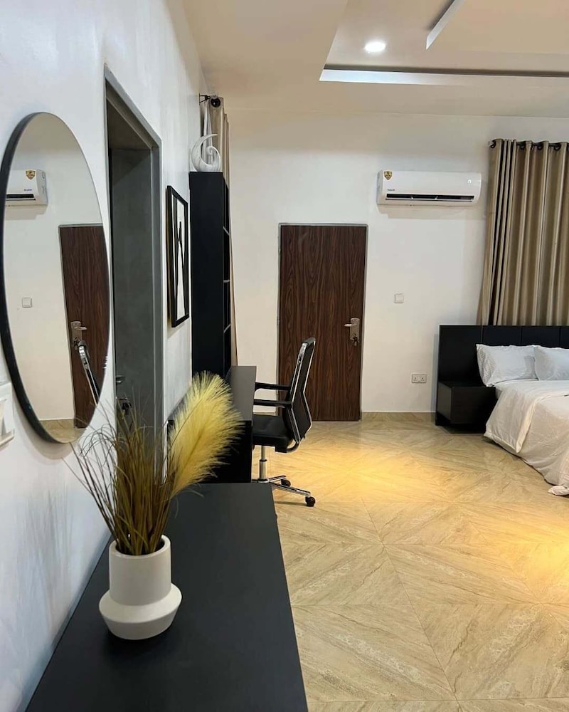 Sterling Shortlet Apartment and Suites