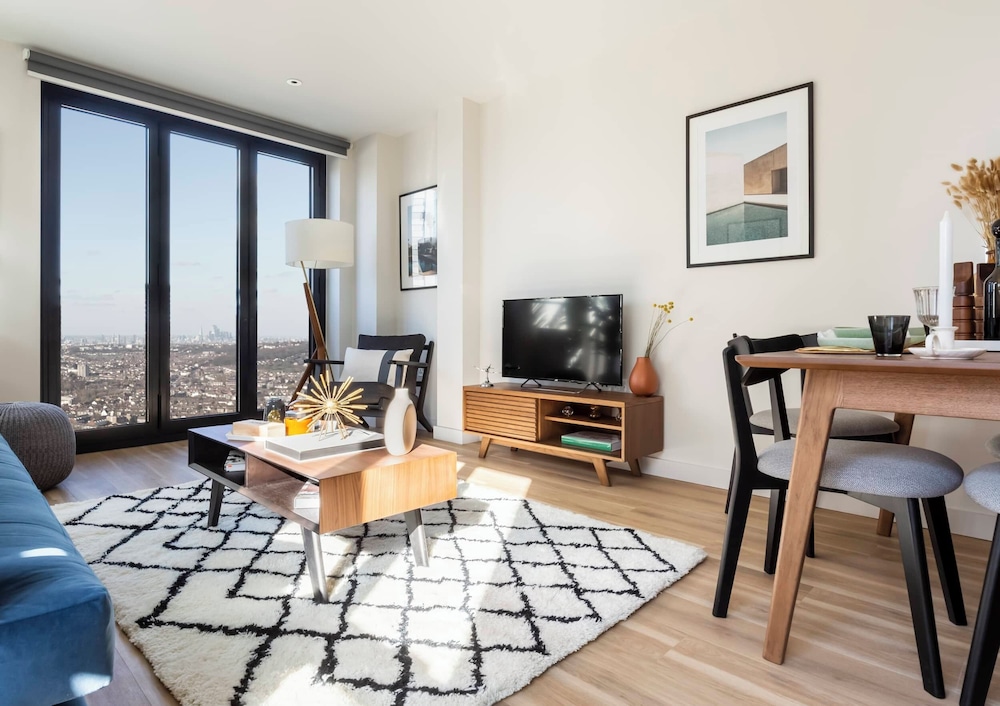 Croydon Central Apartments by Urban Rest