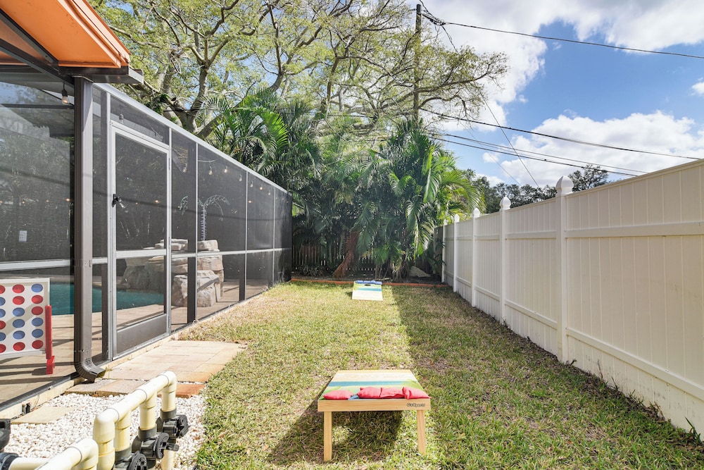 Outdoor Oasis, 4 Mi to Beach: Largo Family Escape!