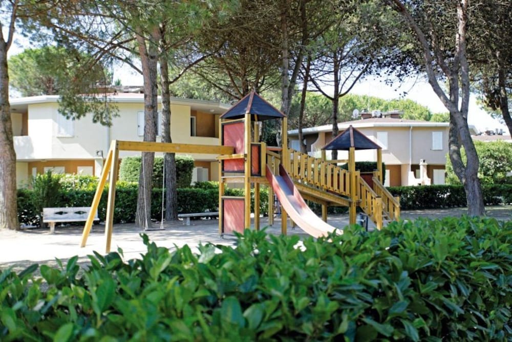 Apartment With Garden and Swimming Pool Access