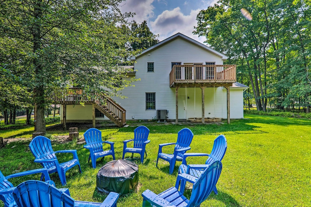 Poconos Retreat w/ Game Room, Hot Tub, & Sauna!