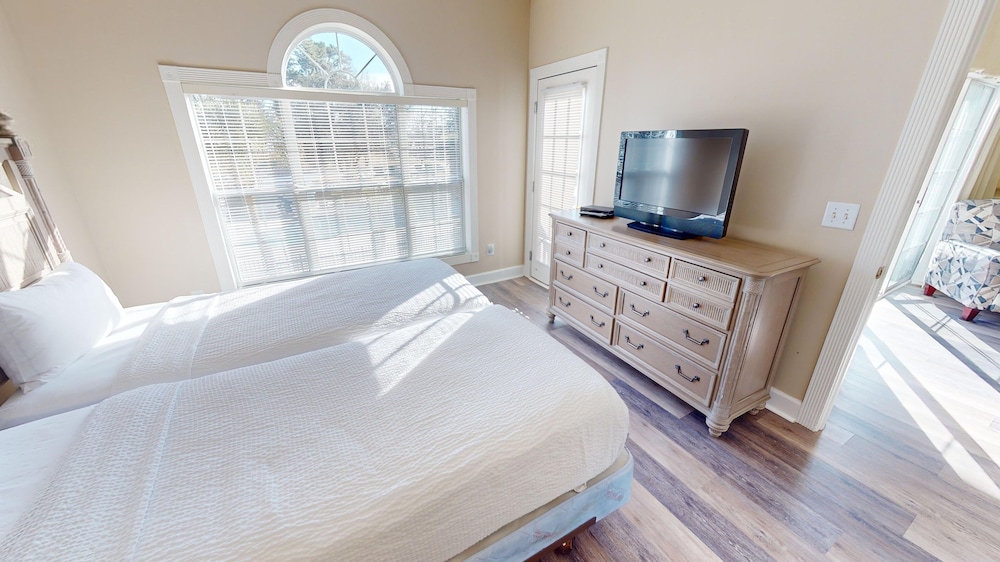 Magnolia Place 4665-204 2 Bedroom Condo