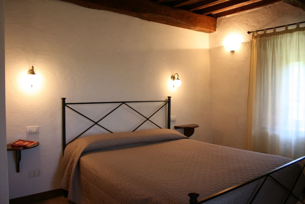 Cortona Vacations - Stunning private villa with private pool, WIFI, TV, pets allowed and parking, close to Cortona - Property Image 21