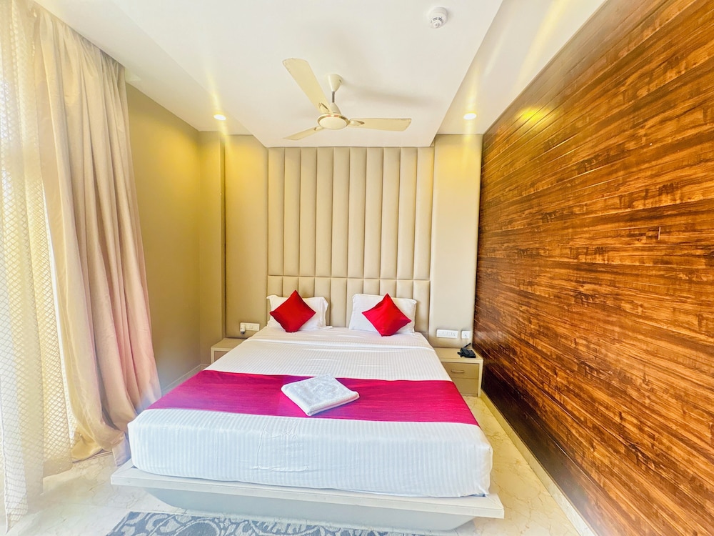 The Bay Suites Puri With Sea View