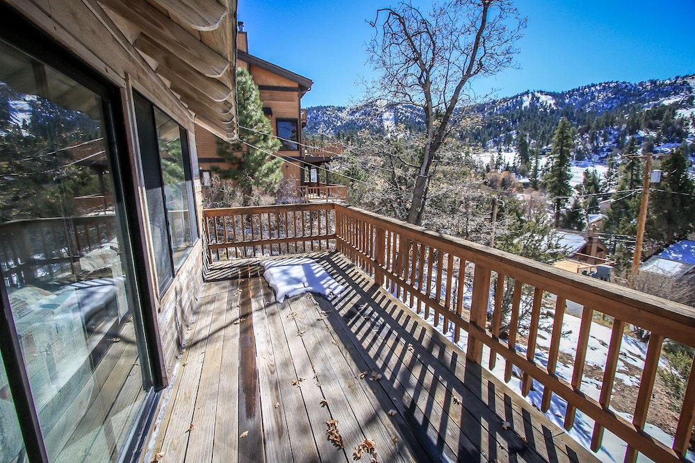 Fenced Somen Cabin within walking distance to the Slopes by RedAwning