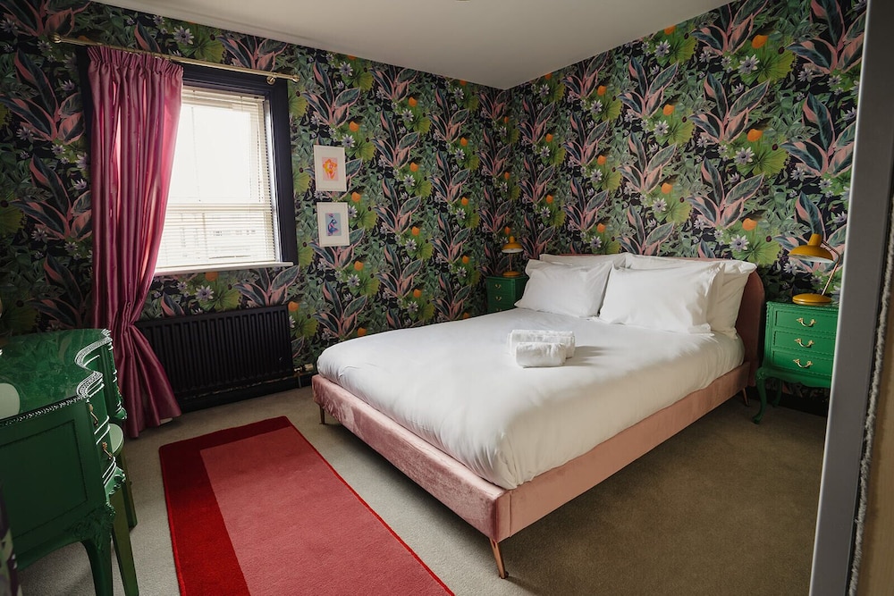 Central Belfast Apartments: Unique Retreat in the East view 2