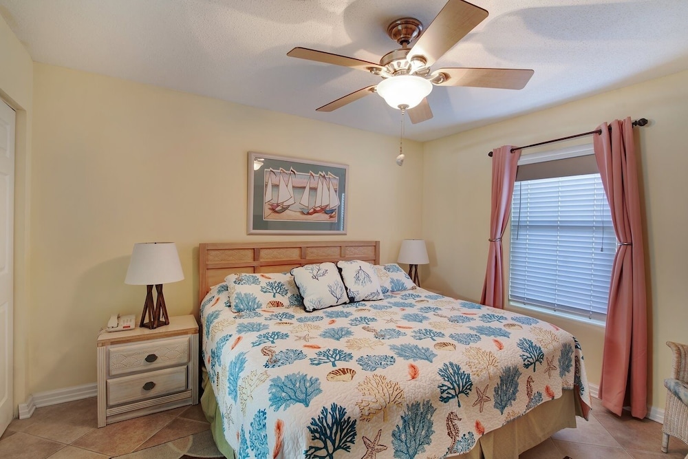 Pelican Beach 0710 1 Bedroom Condo by Pelican Beach Management view 2