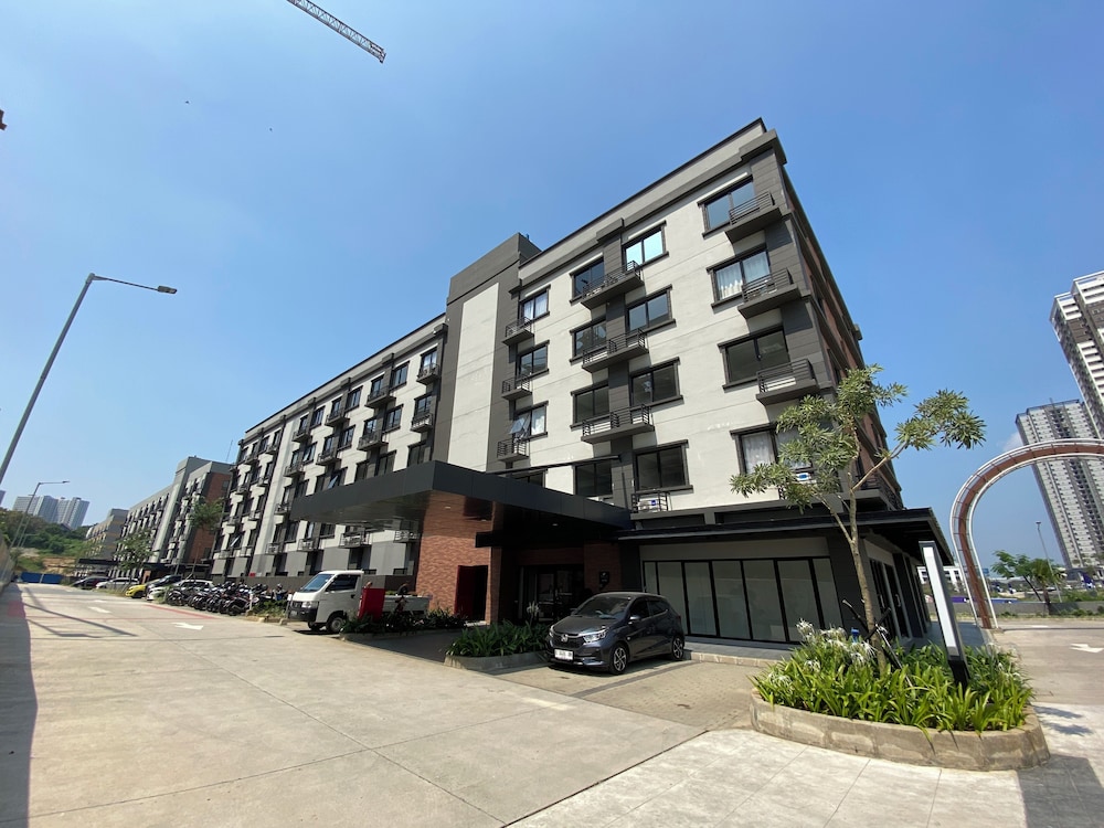 Basic Studio At Newville Lippo Cikarang Apartment