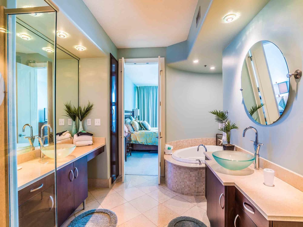 Bella Luna #404 by Southern Vacation Rentals