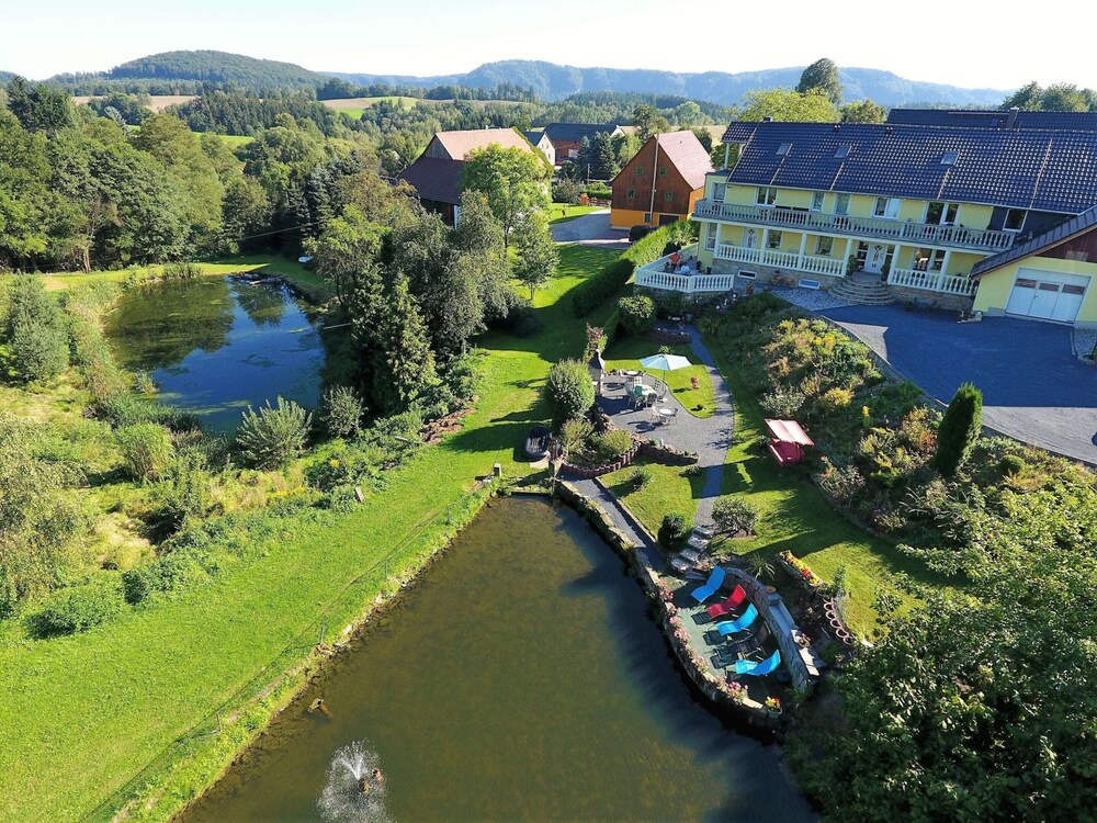 Roomy Apartment in Lichtenhain With Pond