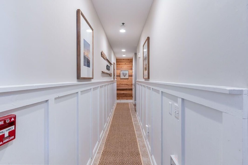 Pearl of the Promenade - Old Town Bluffton, SC 2 Bed Townhome in Prime Location