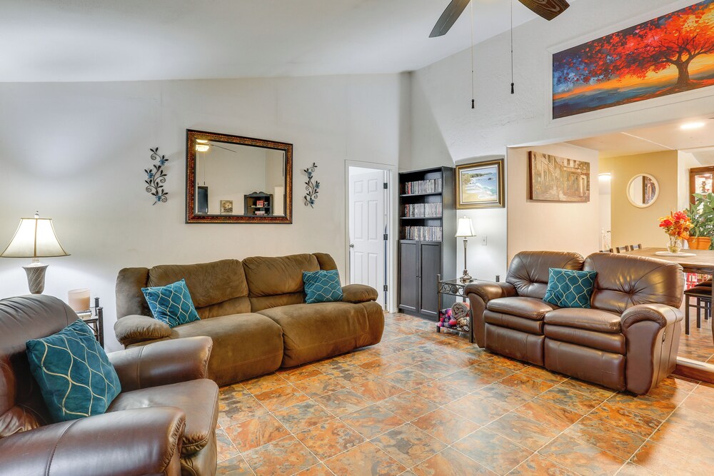 < 10 Mi to Trinity River: Family Home w/ Hot Tub!