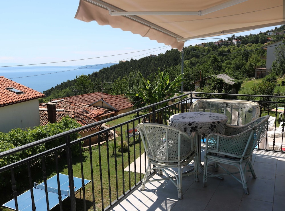 Luxury Lovran Apartments With Swimming Pool