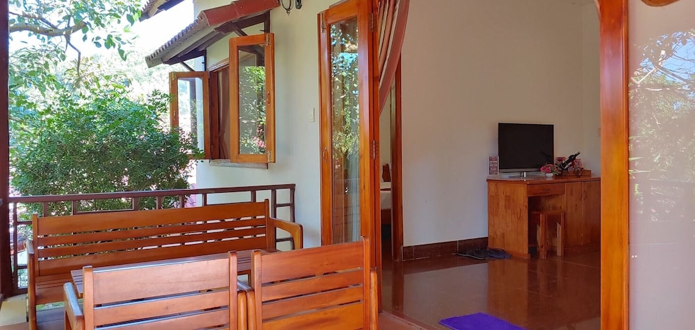Hong Bin Bungalow Resort