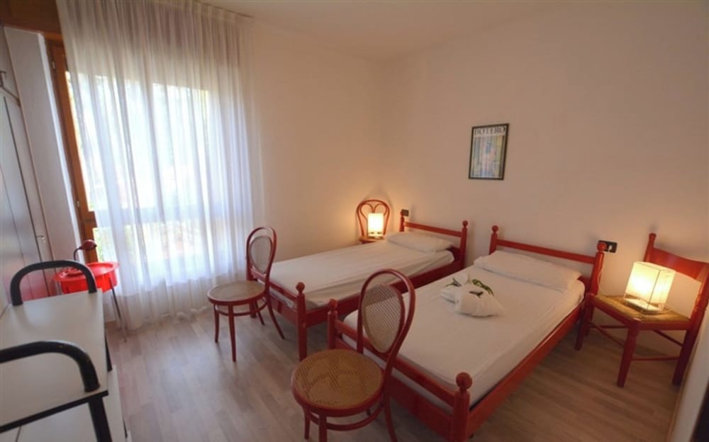 Private Fenced Garden House at 300mt From Lignano Pineta Beach