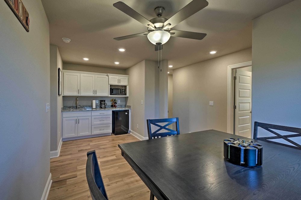 Modern Beaver Lake Gem at Holiday Island! view 2