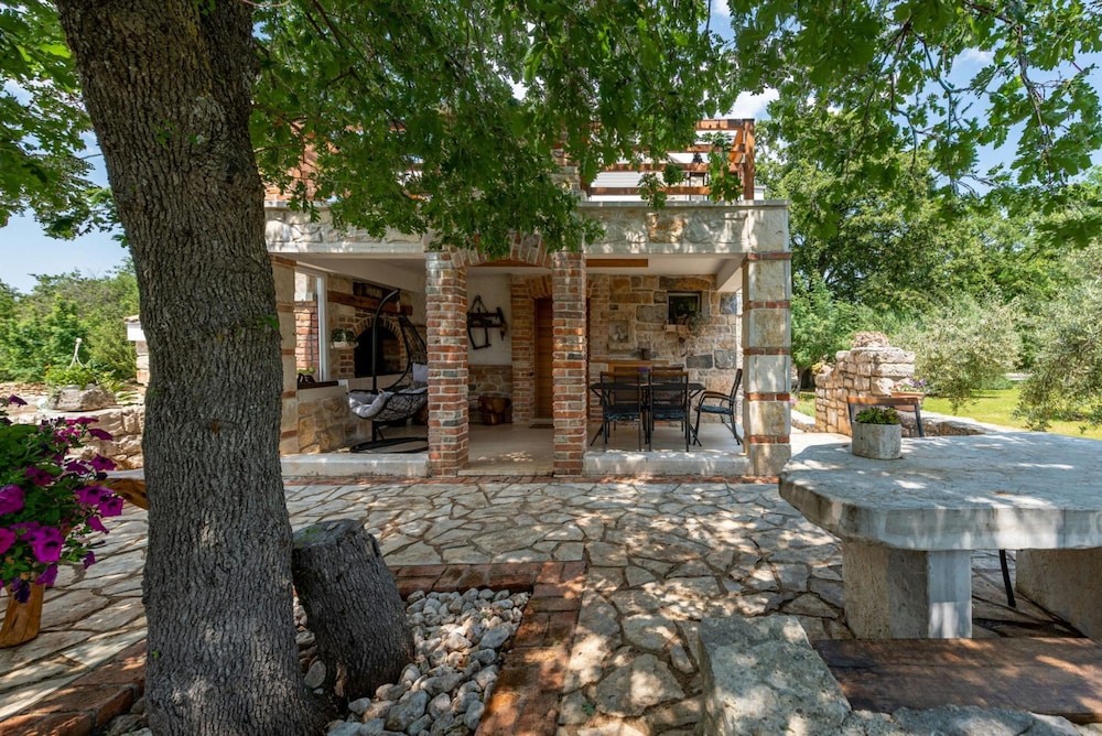 Photo 19
