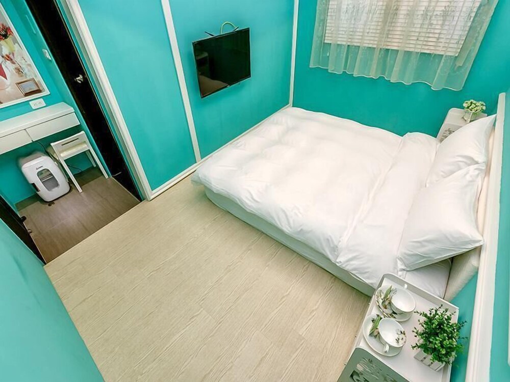 Happiness station B&B