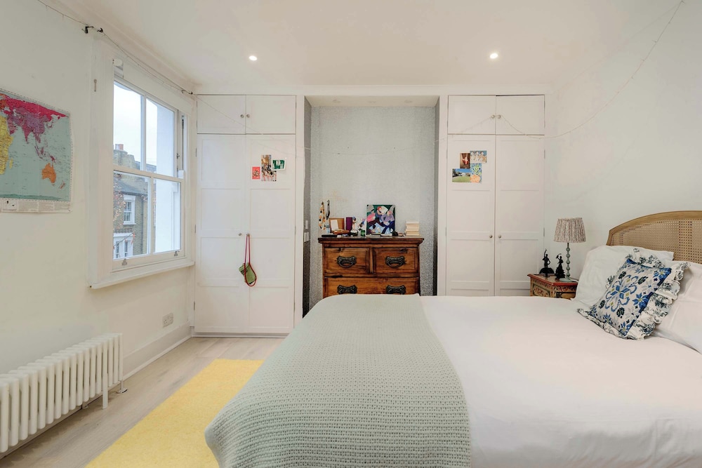 3 bed Home in Battersea With Garden