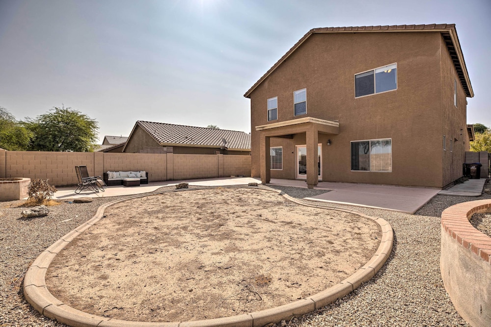 Maricopa Home w/ Outdoor Seating, 2 Mi to Golf!, photo 13