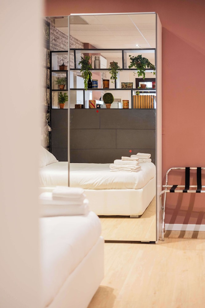 Loft Enrico Modern City pad in Historic Bologna