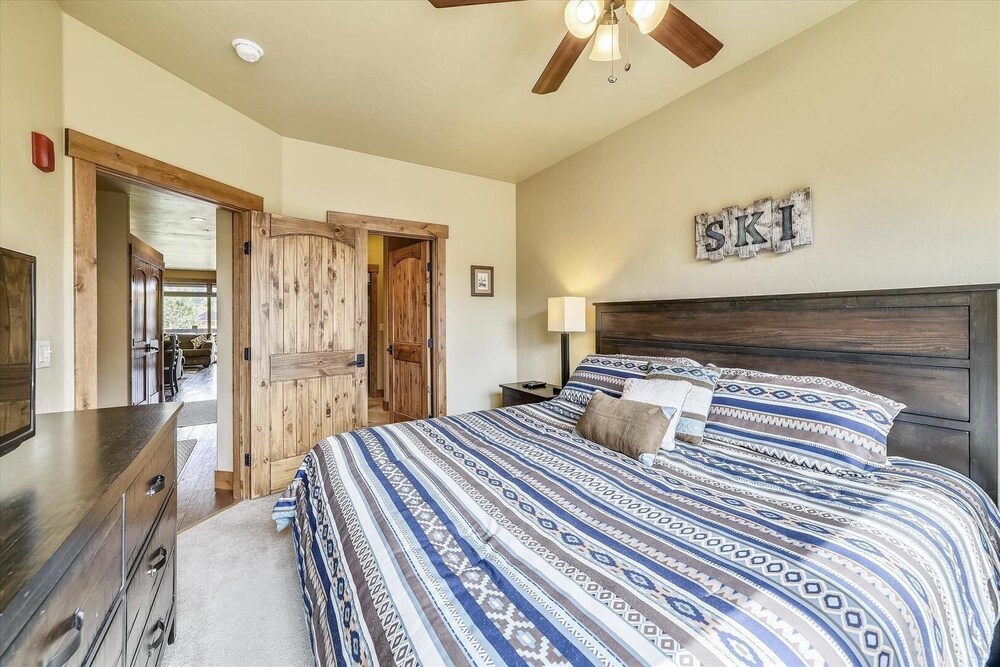 S Off Main #4 2 Bedroom Condo by RedAwning