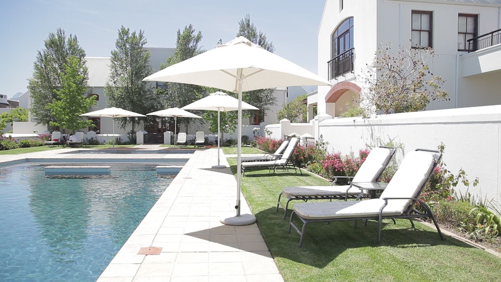Winelands Golf Lodges at De Zalze