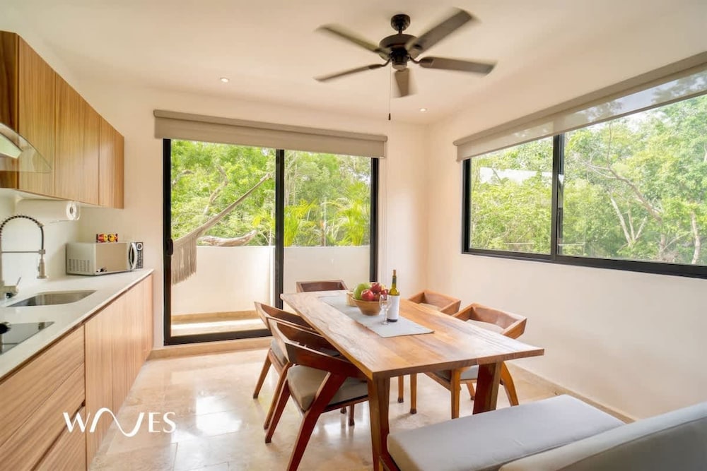 Prime Location 2 BR Apartment With Natural Ligthed LX Amenities by Waves Management