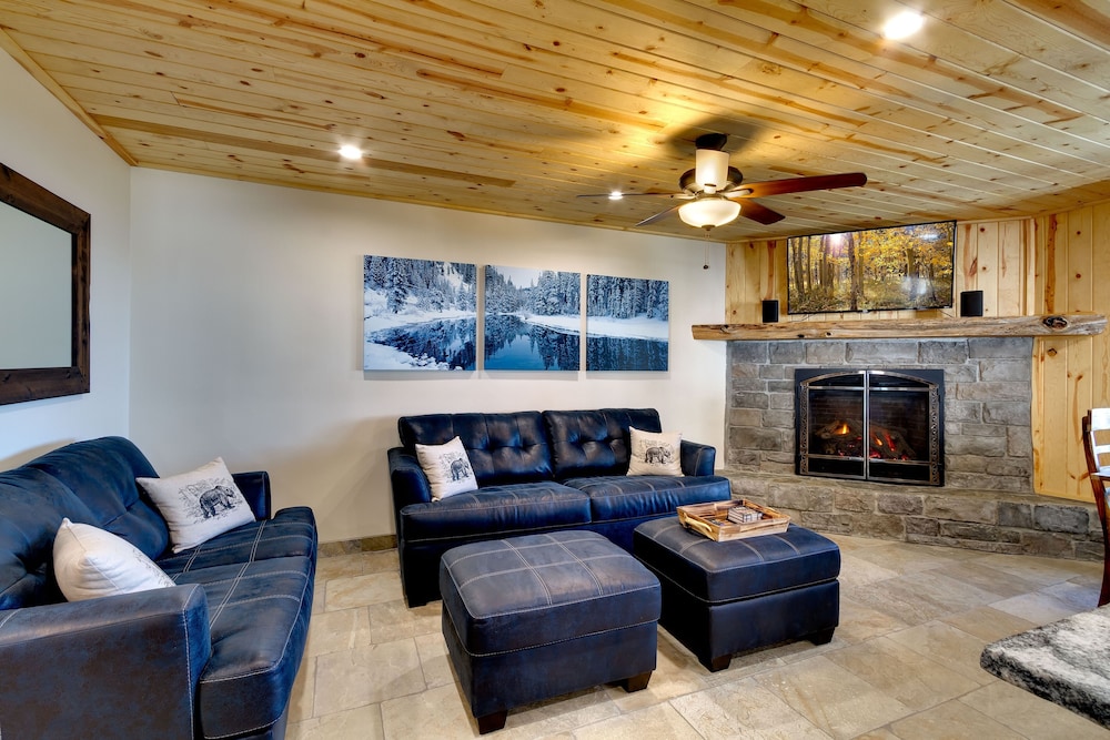 Tall Pine Chalet 3 Bedroom Home