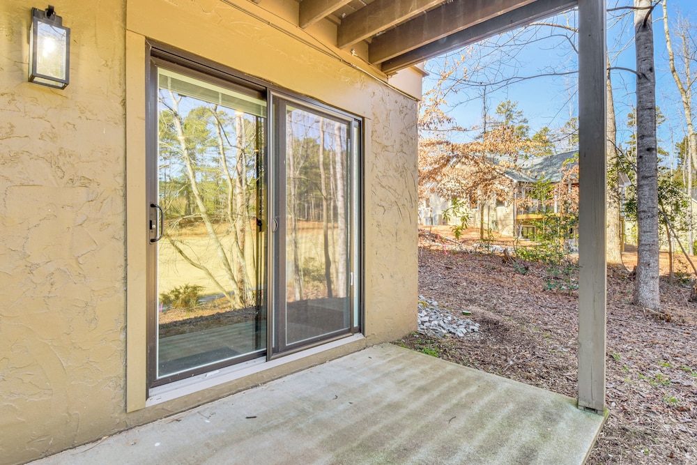 Golf Course View: Modern Keowee Key Condo!