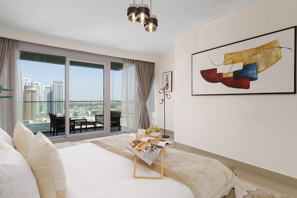 Maison Privee - Ultimate Living with Front-Row Views of Burj Khalifa & Dubai Fountains