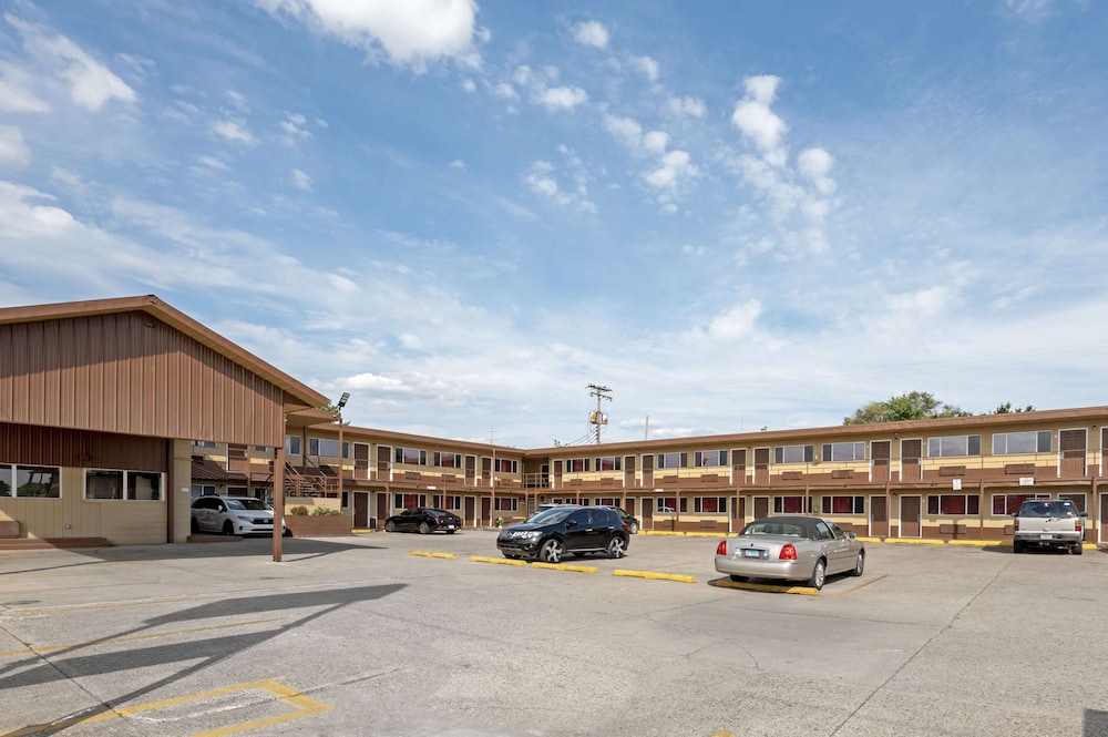 Rodeway Inn Terre Haute near University