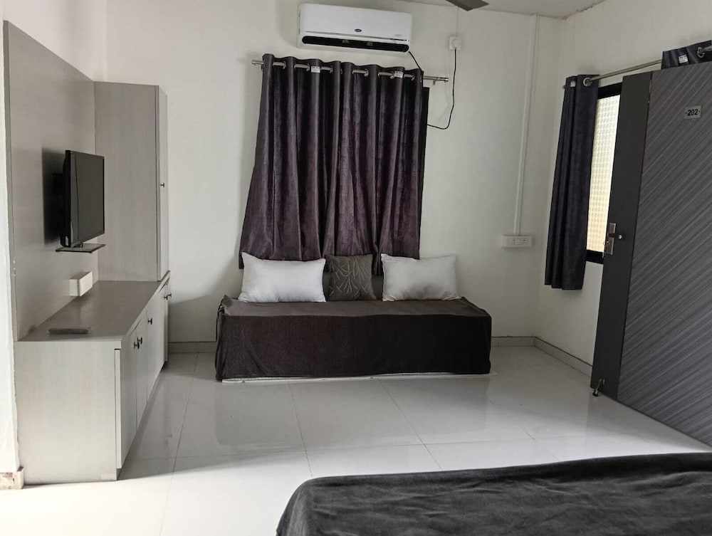 Malhar Baug Resort
