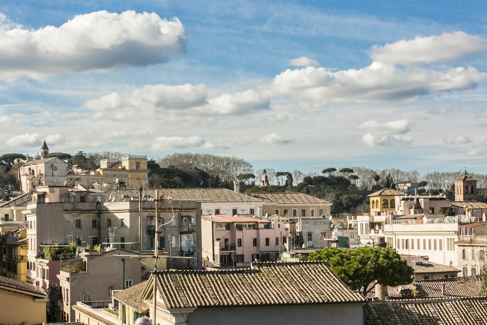 The Trastevere Penthouse Experience