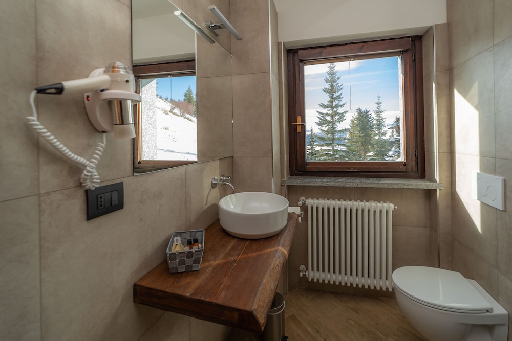 Hotiday Sestriere Ski Run