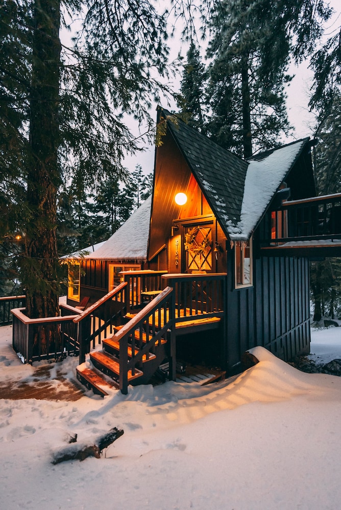 Lightfoot Cabin