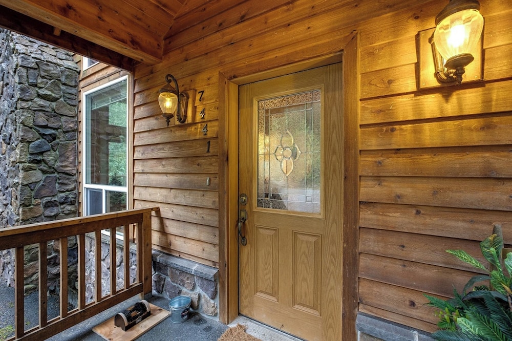 Glacier Springs Cabin 20 An Elegant Country Home