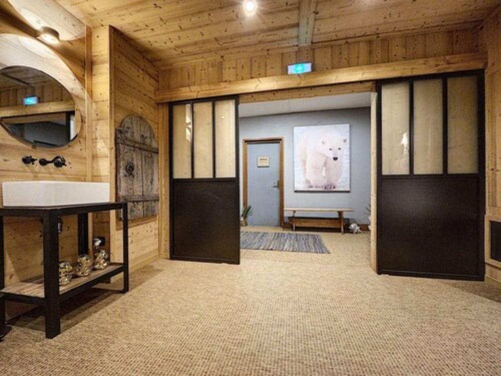 Les Houches Vacations - Hotel La Fontaine - Property Image 1