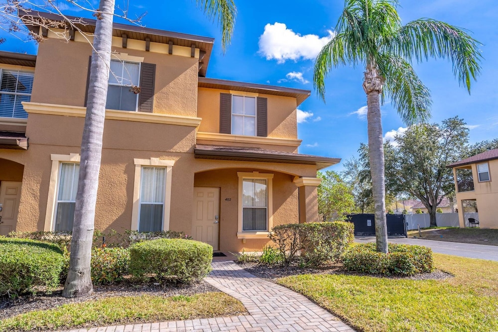 402 Regal Palms