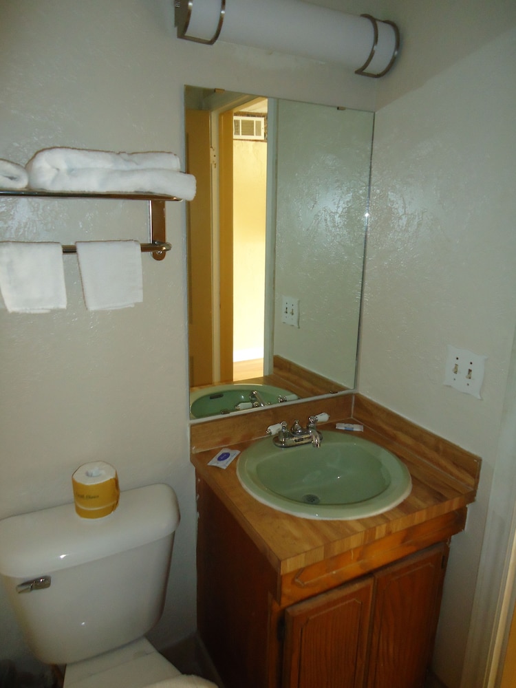 Budget Inn