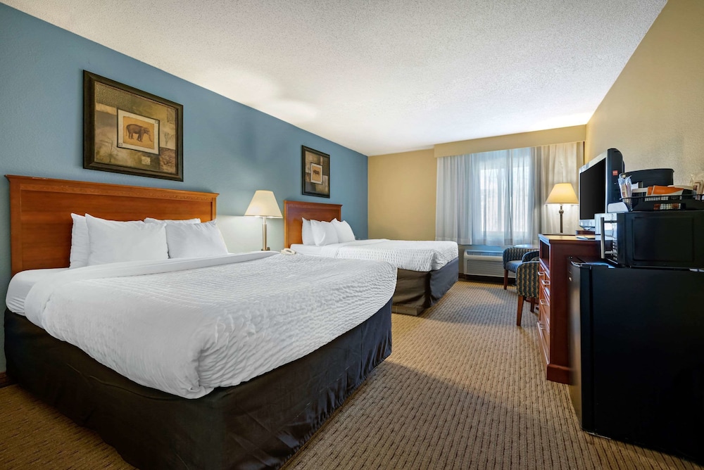 Lexington Vacations - Clarion Hotel Conference Center - North - Property Image 28