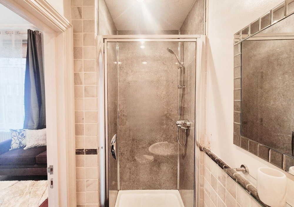 Luxurious & Spacious 2BR