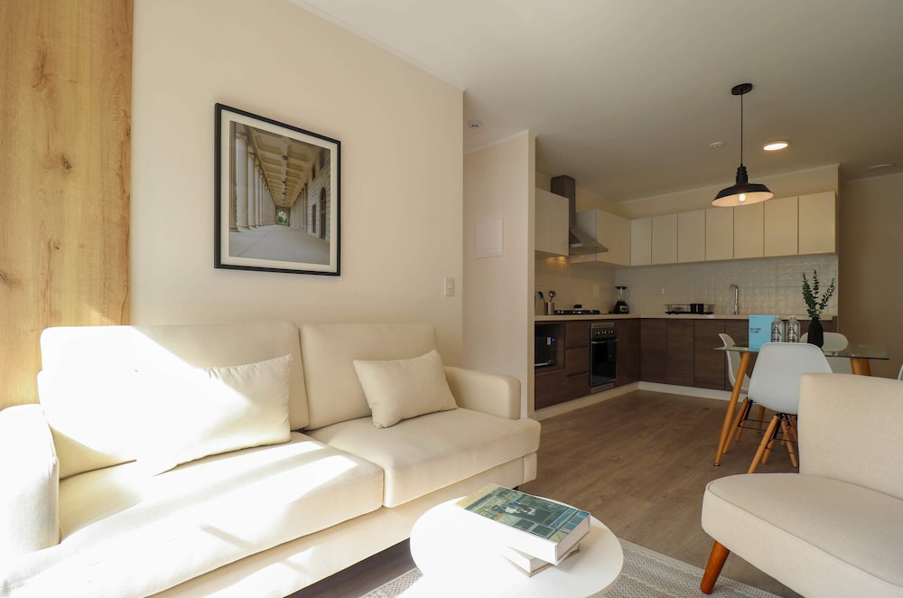 w Exceptional 2BR w Balcony in Barranco