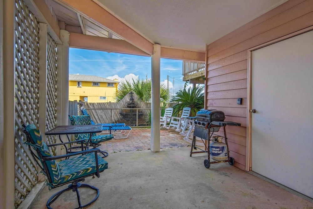 Pelican Point 2 Bedroom Townhouse by RedAwning