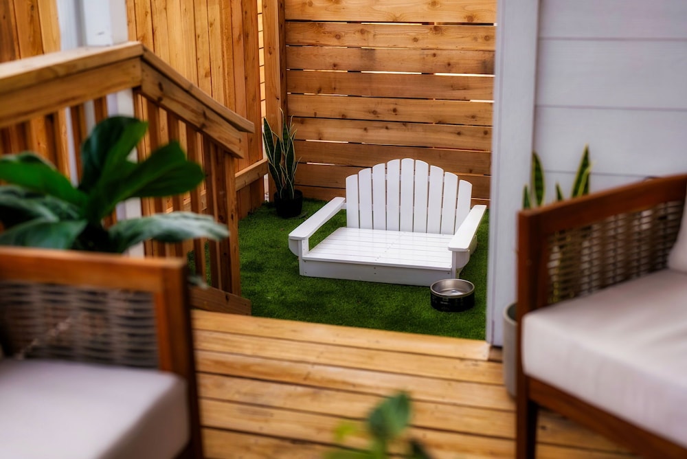 East Side Sanctuary Hot Tub Sauna