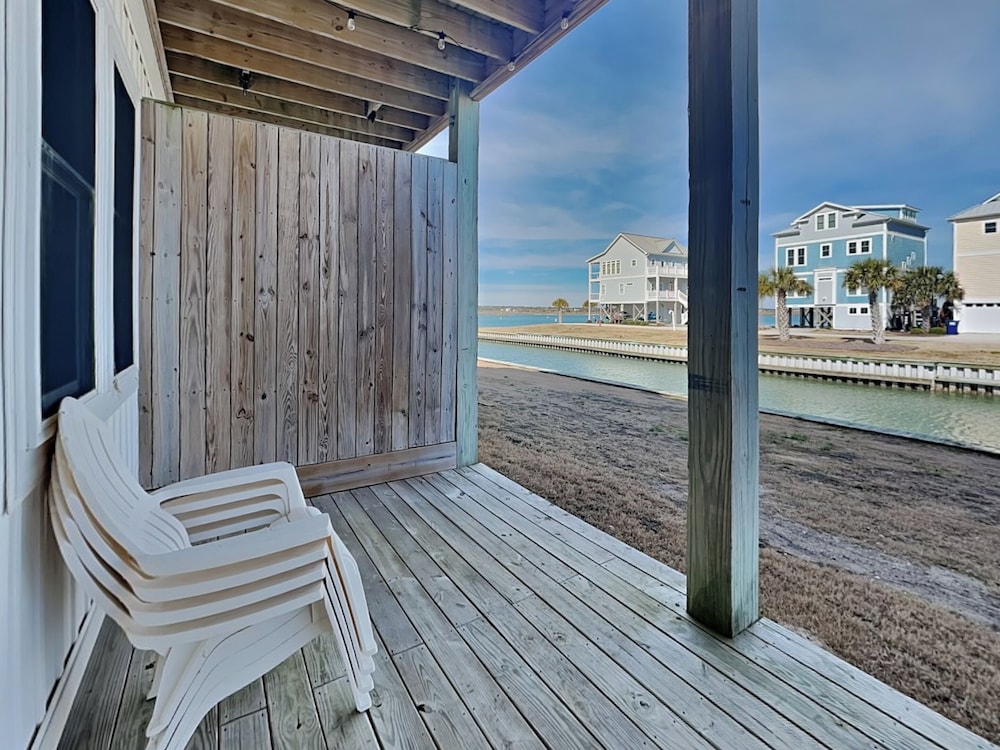 Queens Grant by Topsail Realty