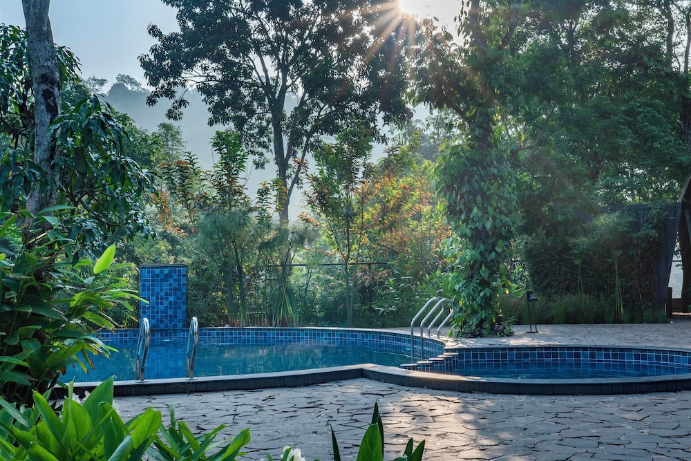 Vyna Hillock Resort and Spa