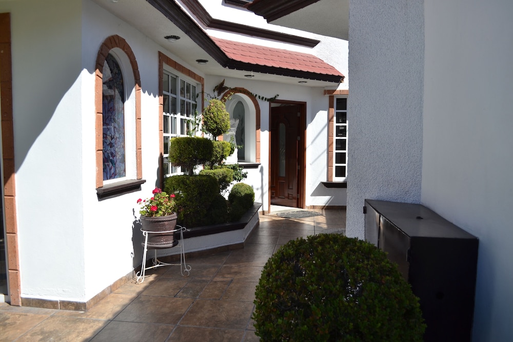 La Aurora Hotel like Home