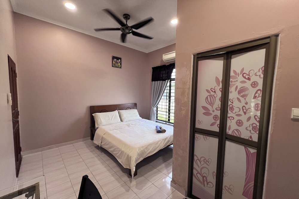 Nurbayu Villa (3 and 4 bedroom Villa) Kemaman